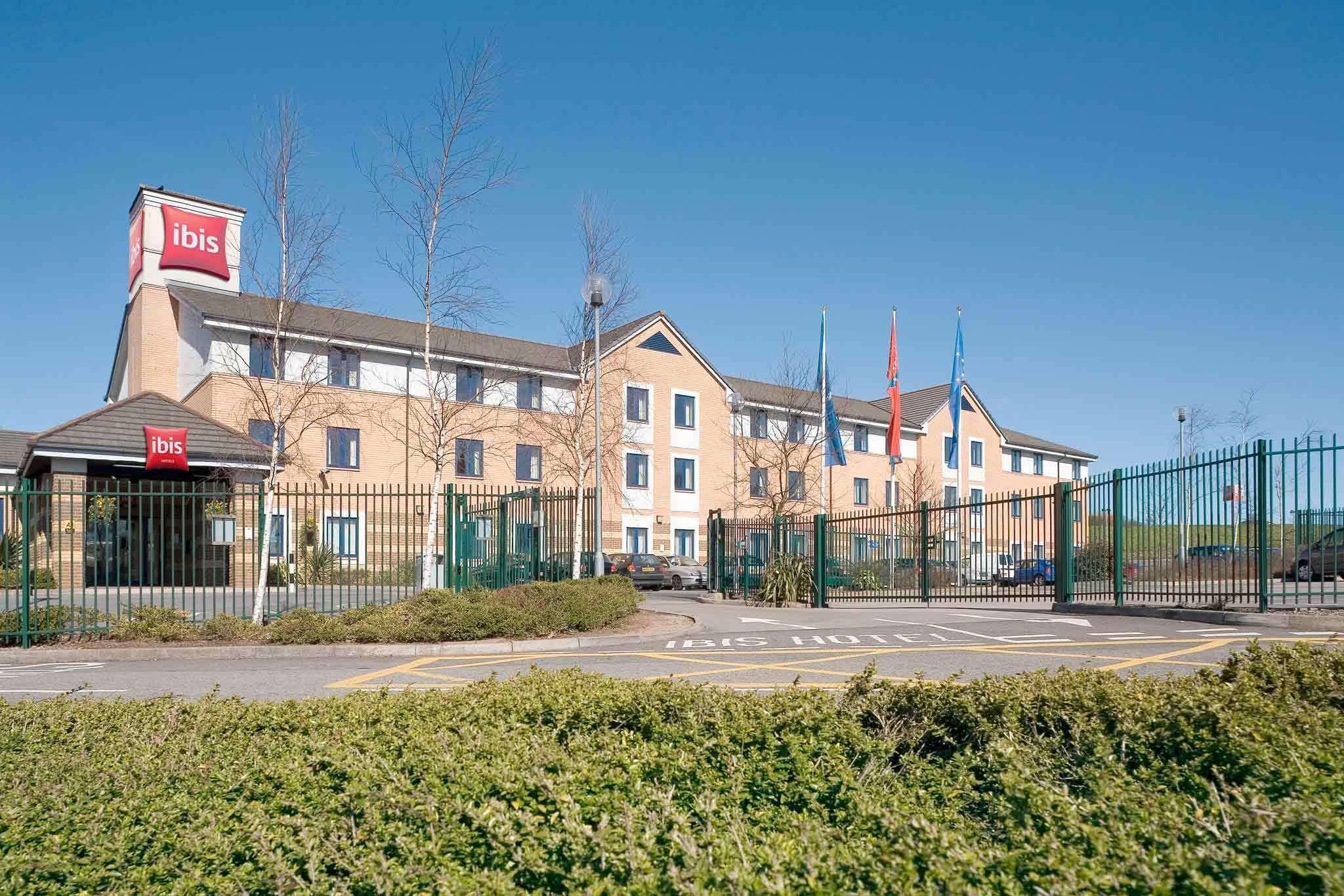 Ibis Cardiff Gate - International Business Park Hotel Exterior photo