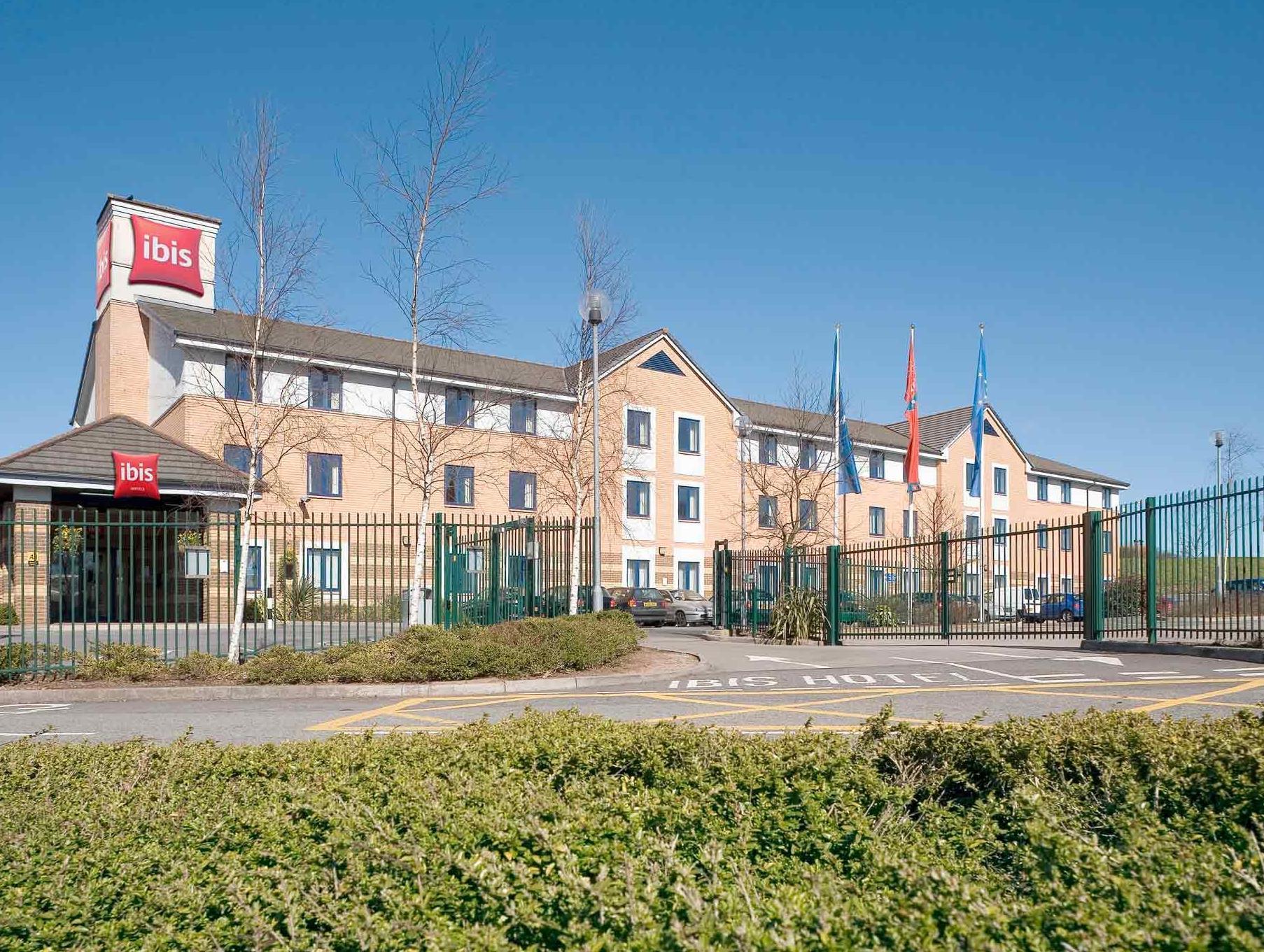 Ibis Cardiff Gate - International Business Park Hotel Exterior photo