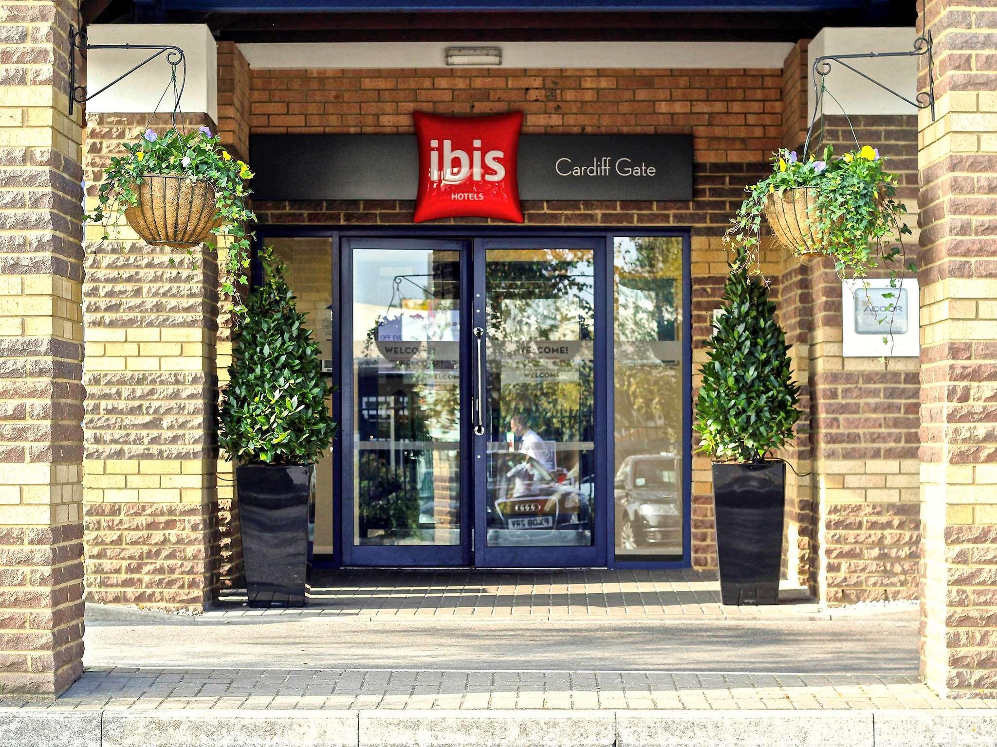 Ibis Cardiff Gate - International Business Park Hotel Exterior photo
