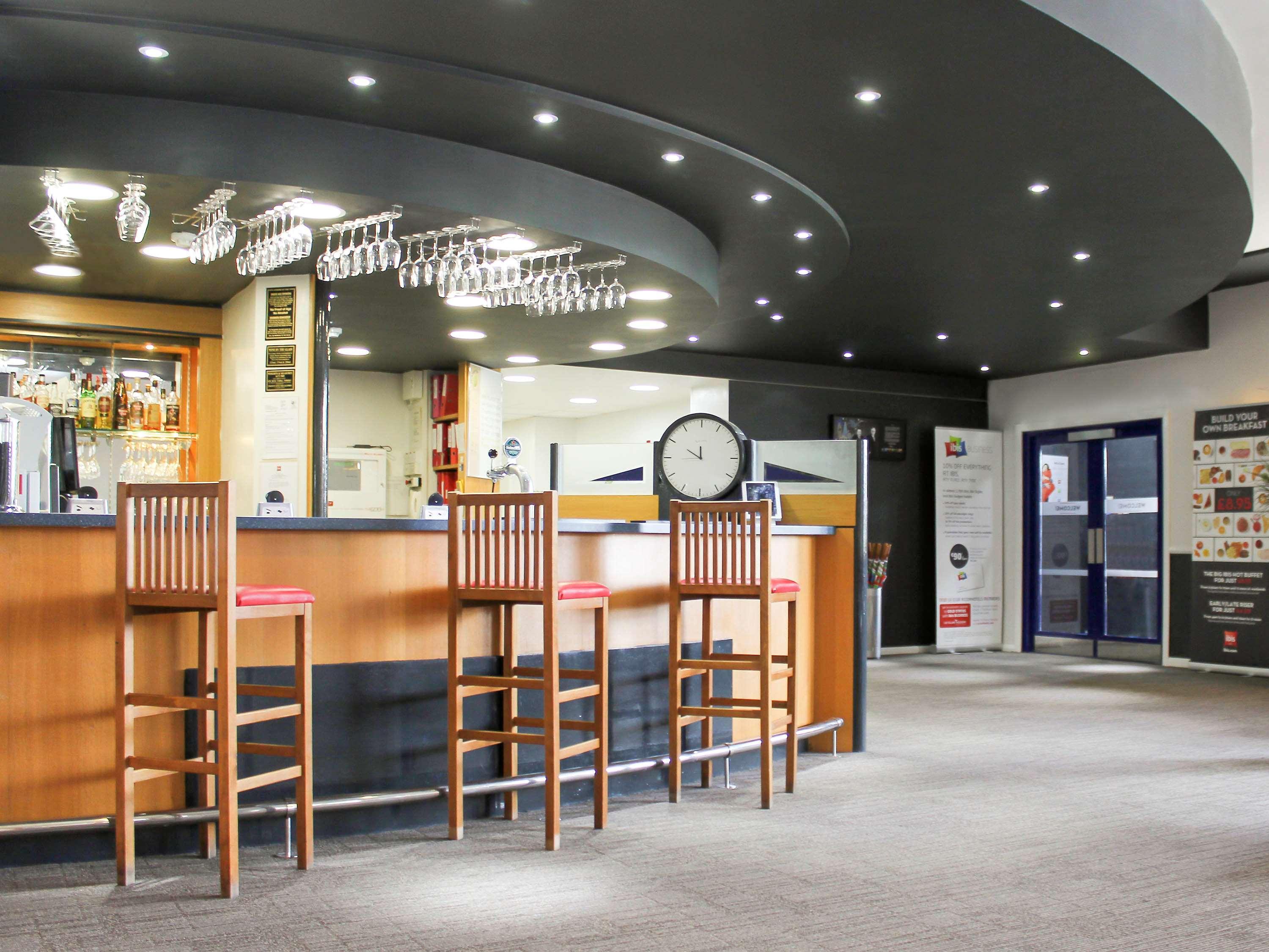 Ibis Cardiff Gate - International Business Park Hotel Exterior photo