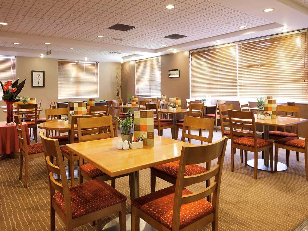 Ibis Cardiff Gate - International Business Park Hotel Restaurant photo