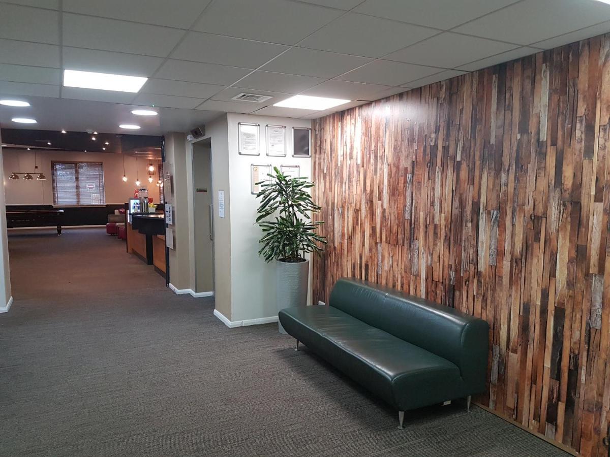 Ibis Cardiff Gate - International Business Park Hotel Exterior photo