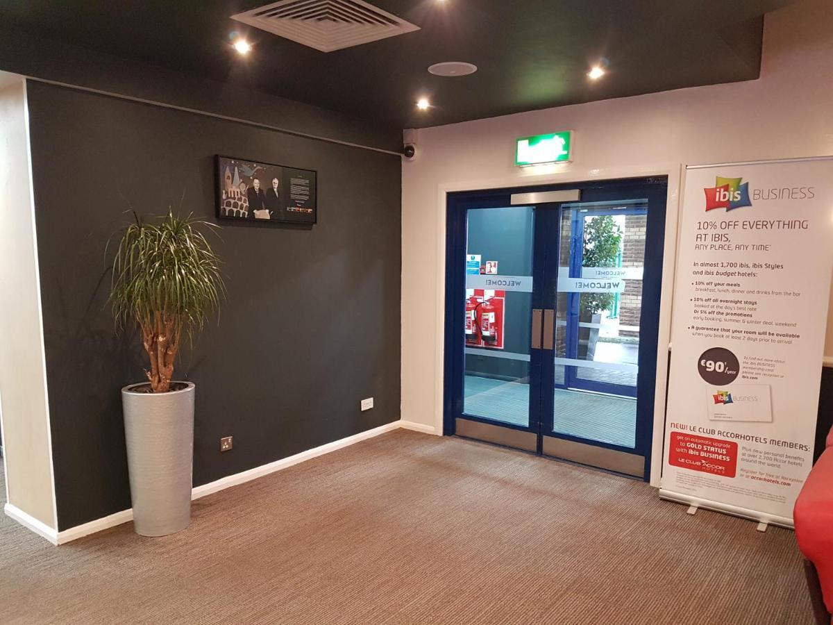 Ibis Cardiff Gate - International Business Park Hotel Exterior photo